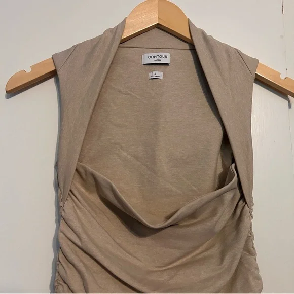 Aritzia Original Contour Flourish Top - Picture 3 of 8